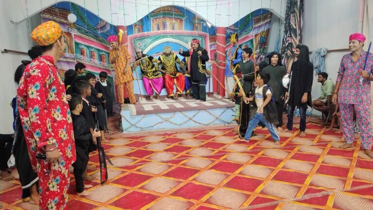 धूं धूं कर जली सोने की लंका, गूंज उठा जयकारा