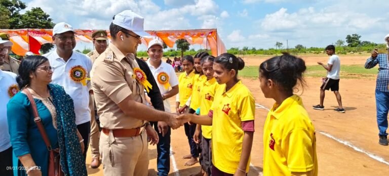 नौगढ़ में खेल और सशक्तिकरण का संगम, बेटियों ने लहराया परचम